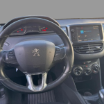 Peugeot 208 1.2 PureTech Signature, imagem 1 de 8 da viatura.