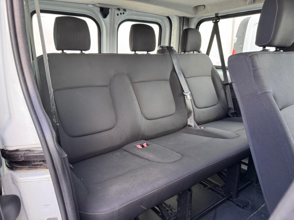 RENAULT TRAFIC III 1.6 DCi 9 LUGARES, imagem 7 de 10 da viatura.