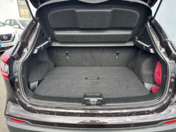 Nissan Qashqai 1.5 DCi N-Connecta + PM + RS + LED completo