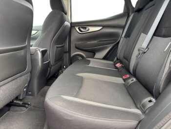 Nissan Qashqai 1.5 DCi N-Connecta + PM + RS + LED completo