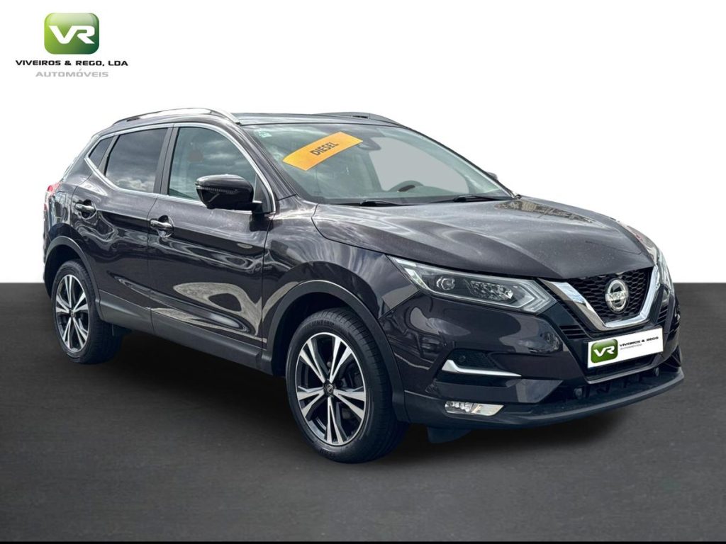 Nissan Qashqai 1.5 DCi N-Connecta + PM + RS + LED, imagem 2 de 19 da viatura.