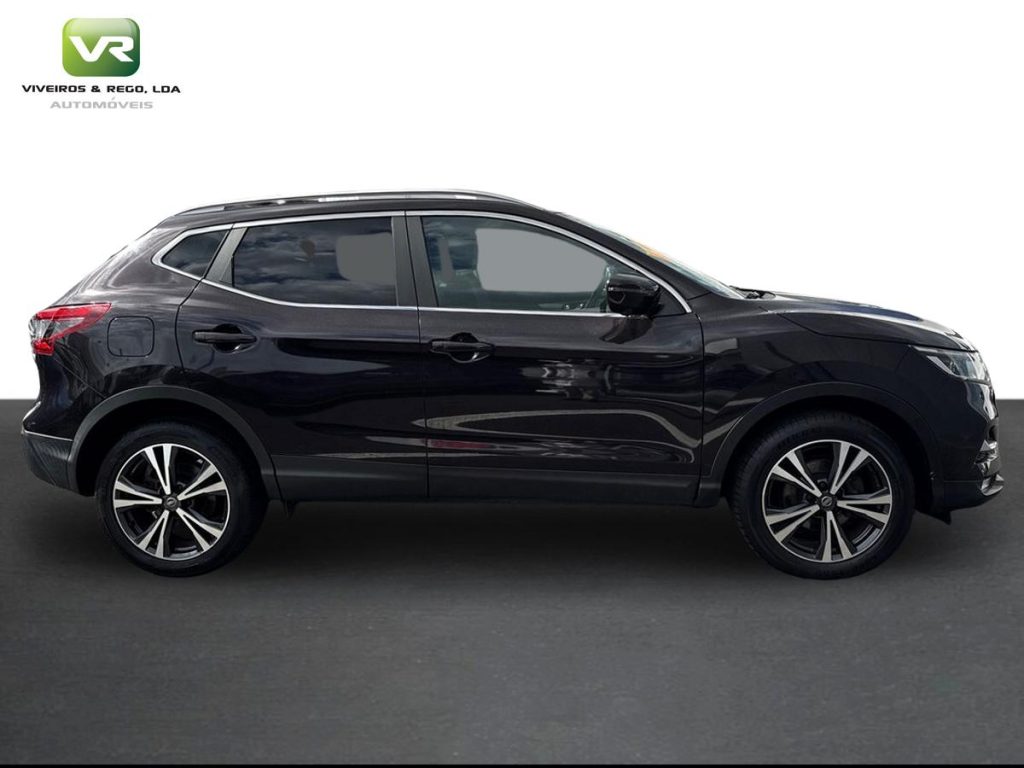 Nissan Qashqai 1.5 DCi N-Connecta + PM + RS + LED, imagem 3 de 19 da viatura.
